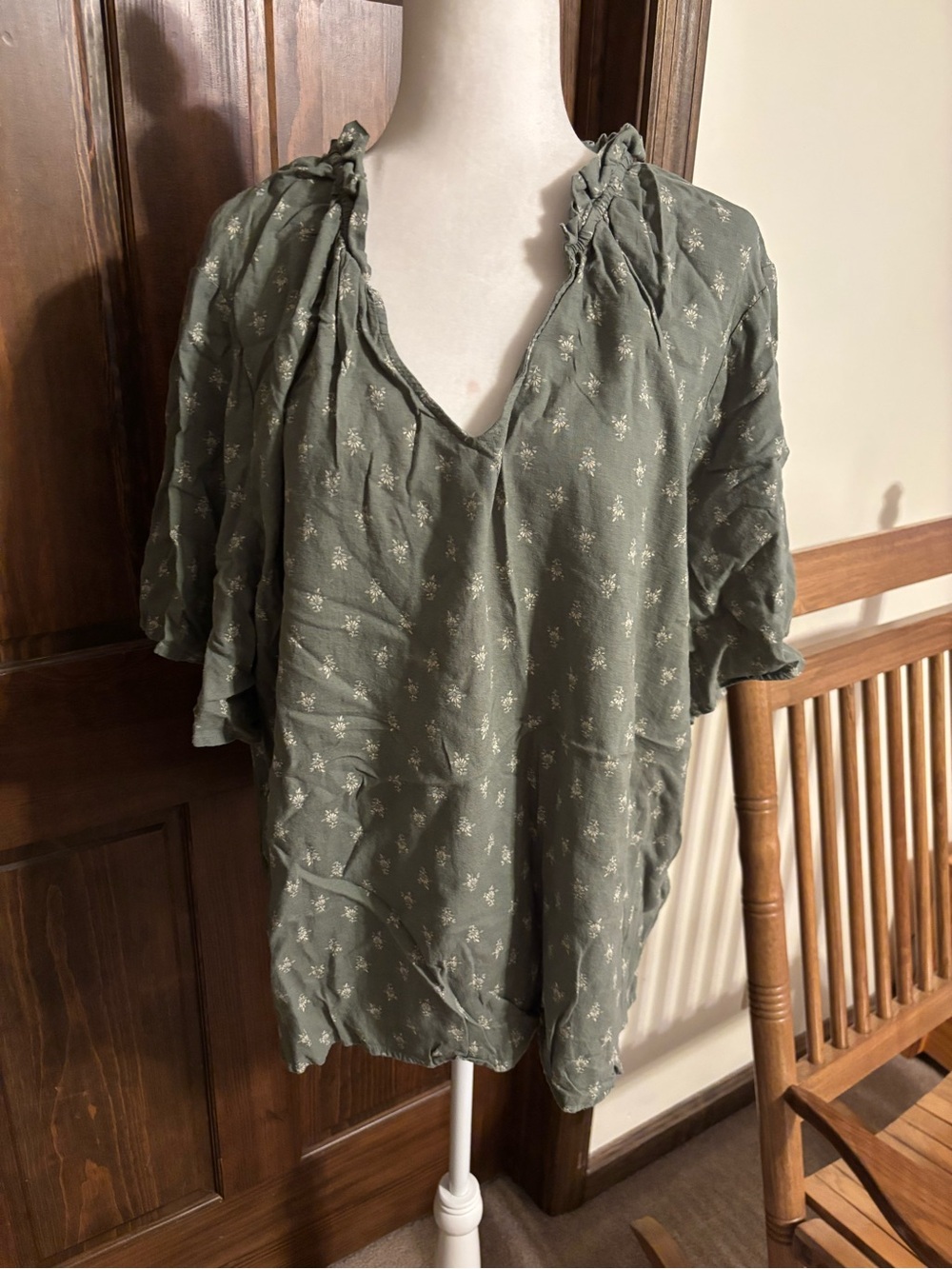 Candace Cameron Bure Olive Green Floral V-Neck Tunic